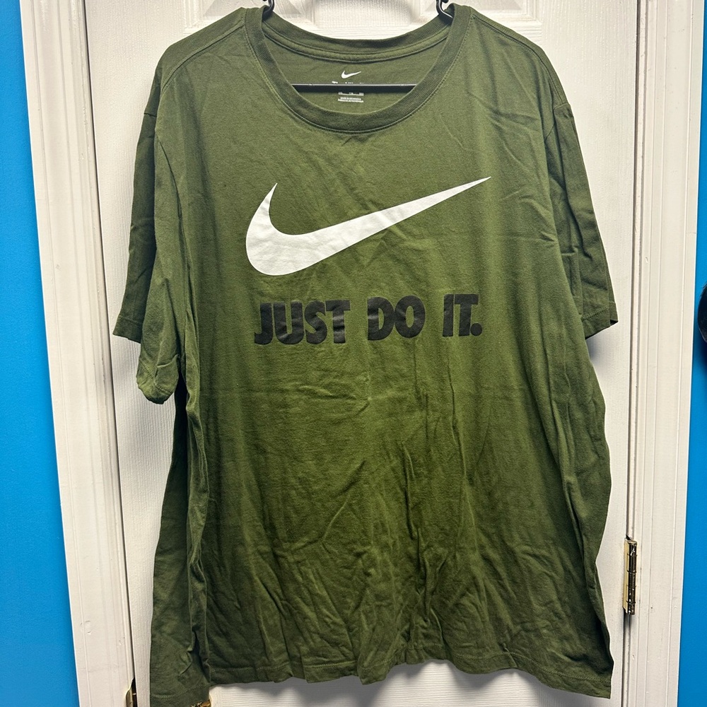 Nike T-shirt💚